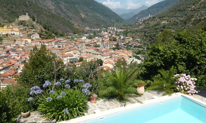 Badalucco Haus | Villa mit Pool 6/8 Personen auf den Höhen von Badalucco - 12 km vom Meer entfernt