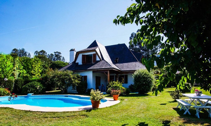 Bembrive Skihütte | Villa mit Pool und Garten von 200 Metern