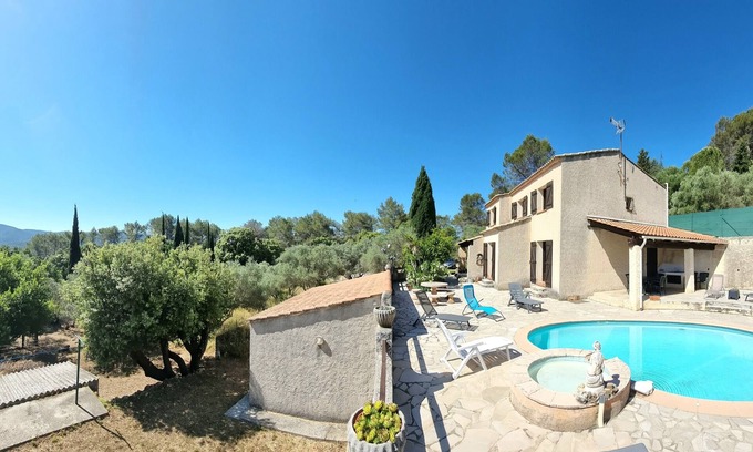 Pignans Haus | Villa with pool in the heart of olive groves