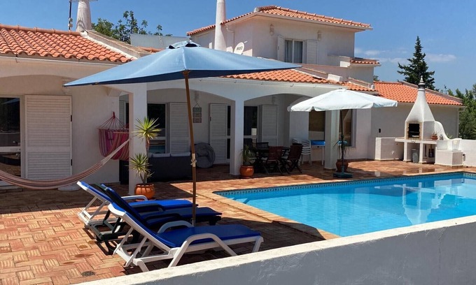 Benatrite Villa | Schöne Villa mit privatem Pool, Terrasse, Garten und Spielplatz