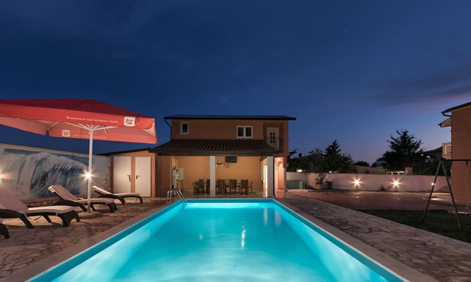 Skatari Villa | Villa Yasmin mit Pool, beheiztes Hallenbad, Sauna, Fitness, große Veranda