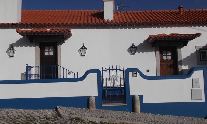 Penedo Hütte | DORFHAUS MIT BLICK AUF SIERRA UND MEER