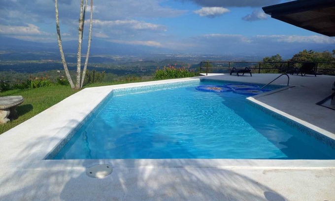 Atenas Wohnung | Vista Atenas Best View! 2 BR/2 BTH Private Apart 1000 sq ft AC Heated Salt Pool