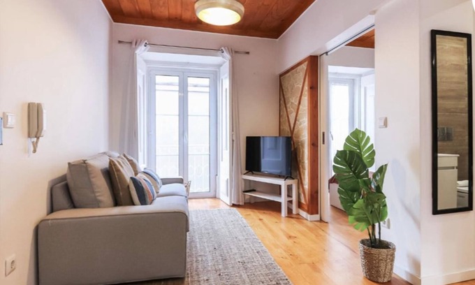 Santa Isabel Wohnung | Vita Portucale | Campo Ourique Design w/ Balcony