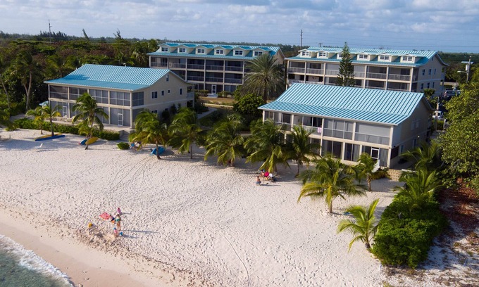 Savannah Eigentumswohnung | Vitamin Meer - Blick auf den Strand und im Erdgeschoss im Coral Bay Village