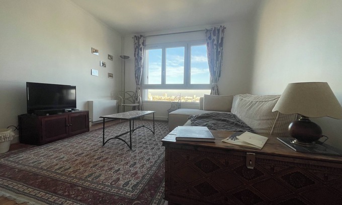 Bagnolet Wohnung | Vue Panoramique : Appartement Élégant