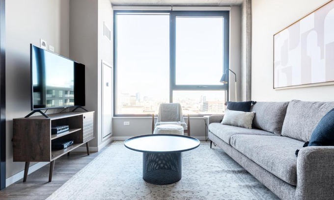 West Loop Wohnung | W Loop 1BR w Pool Gym nr Fulton Mkt CHI-293