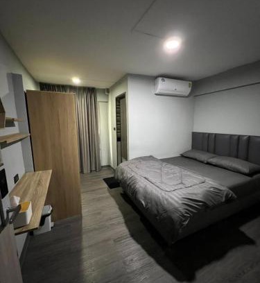 Phra Khanong Nuea Hotel | W71