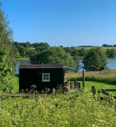 Vester Skerninge Haus | Wagon With View Over Lake Ollerup