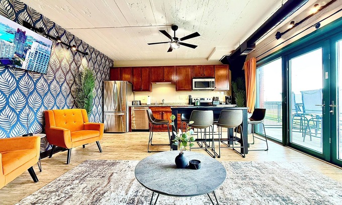 Sandusky Eigentumswohnung | Wake Up To Water Views In This Lakefront Gem By Cedar Point Kalahari Sports Force