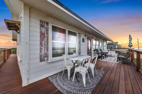 Summer Haven Haus | Wake Up to Waves - 3BR on the Sand