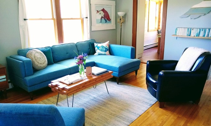 Grand Marais Haus | Von diesem charmanten Bungalow aus überall in Grand Marais spazieren: Reduzierte Frühlingspreise!