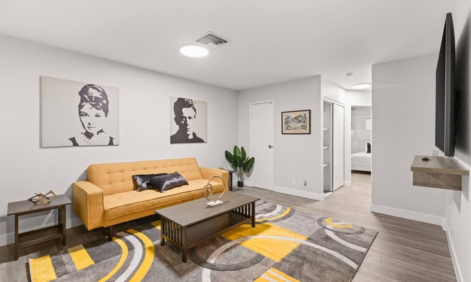 Downtown Las Vegas Wohnung | Walk Downtown Las Vegas 875 sf 2BR/1BA Fremont Arts District & 8Min to The Strip