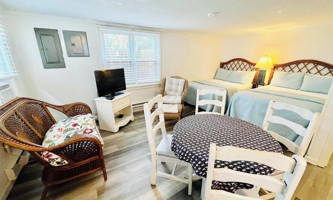 South Rehoboth Wohnung | Walk to Beach, Dining & Shops! Cozy Apartment 1 Block from Rehoboth Ave