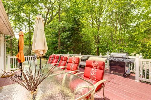 Chesapeake Ranch Estates-Drum Point Haus | Walk to Beach Elegant Escape in Lusby!