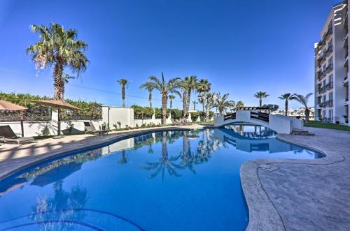 El Medano Ejidal Wohnung | Walk to Beach Modern Cabo Condo with Balcony!