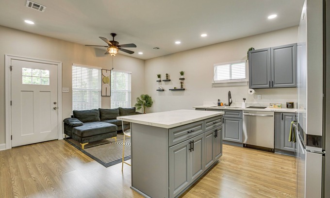 Gert Town Haus | Walk to Carrollton Ave Eats: Bright NOLA Duplex!