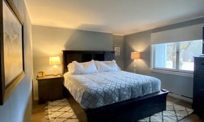 North Conway Eigentumswohnung | Walk to Cranmore and North Conway Village! Condo w/ AC, W/D, Pool