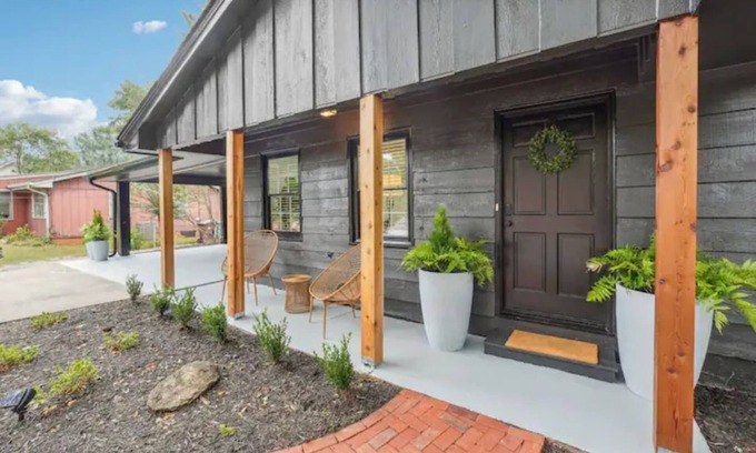 Alpharetta Haus | WALK to DT Alph - NEWLY Renovated