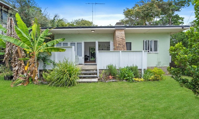 Point Lookout Haus | Walk to everything from this charming cottage