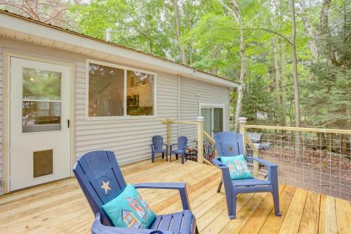 Ludington Haus | Walk to Lake Hamlin Cottage Near Boat Launch