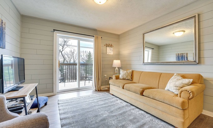 Cape Fair Wohnung | Walk to Lake & Trails: Cape Fair Retreat w/ Grill!