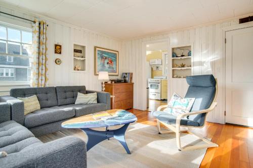 Monument Beach Haus | Walk to Monument Beach Cape Cod Cottage with Grill