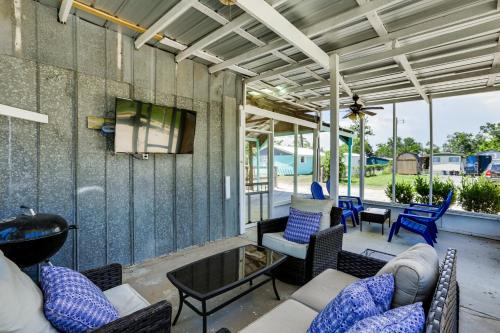 Steinhatchee Haus | Walk to Pier and River Dtwn Steinhatchee Escape!