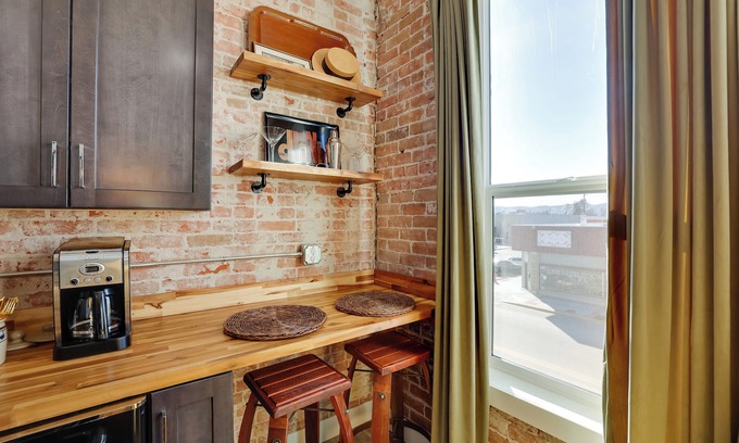 Emmett Wohnung | Walk to Shops & Eats: Charming Dtwn Emmett Apt!