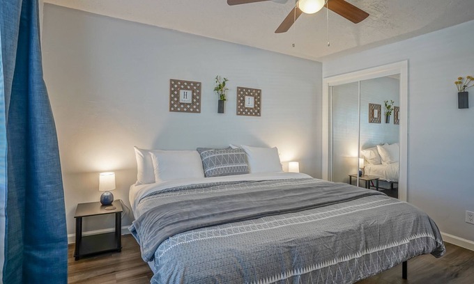 University Heights Wohnung | Walk to UNM, 1bd/1ba, Clean!