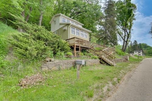 Bagley Haus | Walk to Wyalusing Beach Cabin with River View!