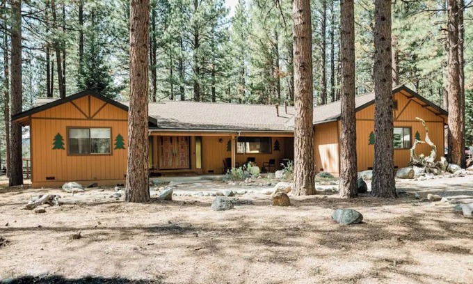 Portola Haus | Walker Ranch: Lost Sierra Mountain Escape