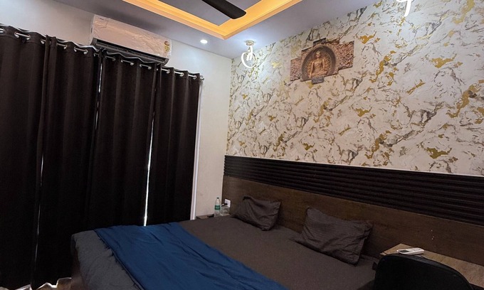 Greater Noida Wohnung | WanderNest stay