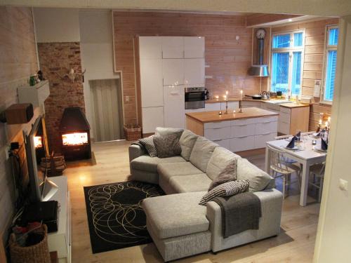 Reittio Wohnung | Wanha Koulu Tahko Unelma, 4mh, Palju, Sauna, Tupakeittiö, Wifi, Liikuntasali, RinteetSpaRavintola 6km, Lemmikit OK, Edukas