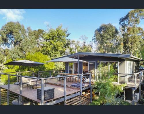 Jamieson Haus | Wanyiora - Lake views and family friendly