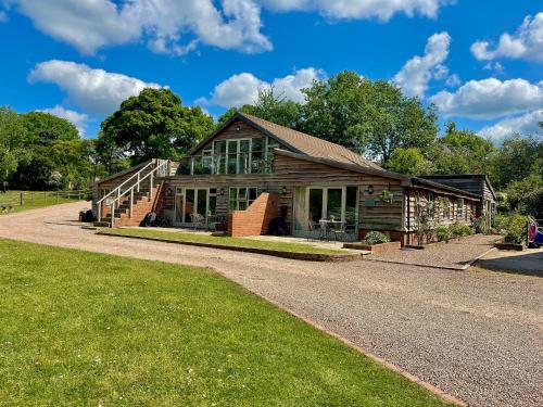 Cutnall Green Haus | Warbler Lodge