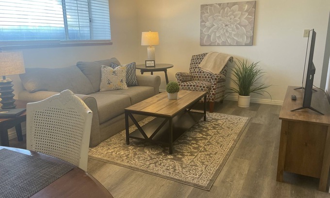 Orem Wohnung | Warm and Cozy in Orem