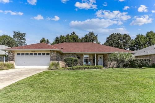 Florida Panhandle Haus | Warm and Inviting 4BR Home, Perfect for Families