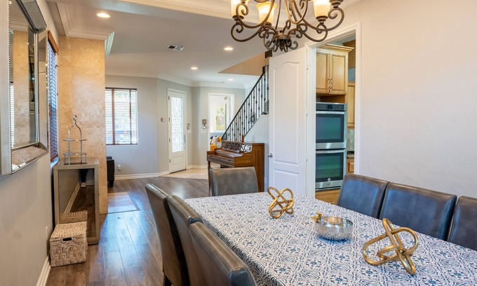 Sherman Oaks Haus | Warm, Inviting, Spacious Mediterranean Style Home Near Universal Studios