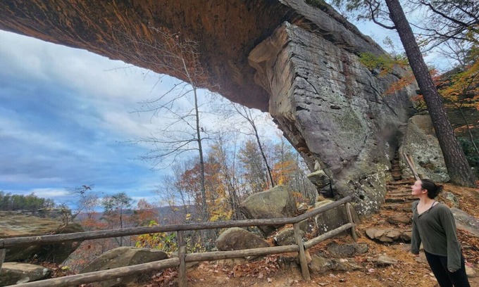 Primrose Hütte | Warm Red River Cabin w/WorkSpace & EV Charger