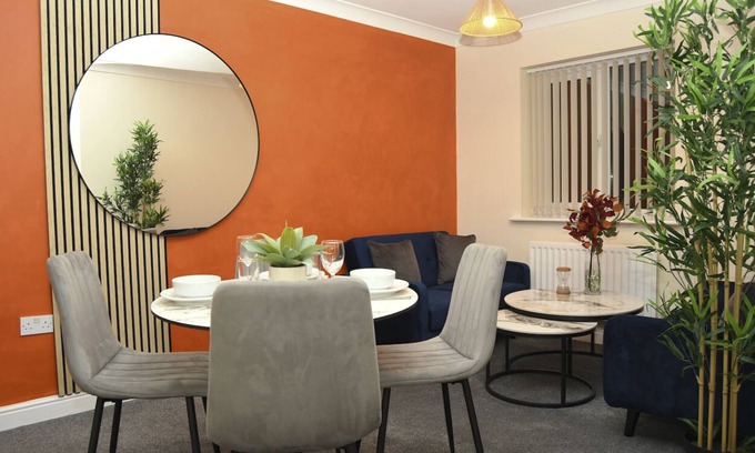 Warrington Bed & Breakfast | Warrington Suites by Relax Stays