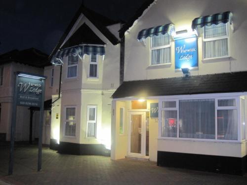 Tolworth Haus | Warwick Lodge
