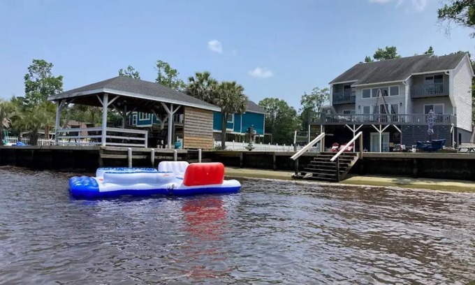 Socastee Haus | Water Front Wonderland Myrtle Beach Pets Welcome!