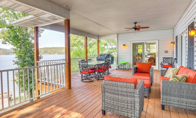 Lake of the Ozarks Haus | Water-View Deck! Family Home on Lake of the Ozarks