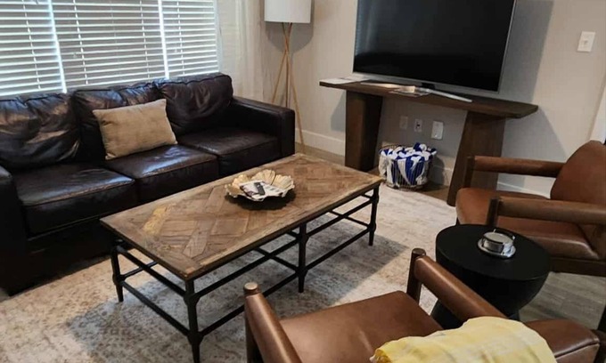 Tuscaloosa Eigentumswohnung | Watercress 2-bedroom / 2 bath condo less that 2 miles to the stadium.