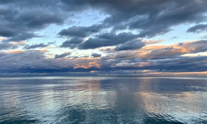 Tawas City Haus | WATERFRONT 3 BED/3 BATH HOME LAKE HURON TAWAS MI SLEEPS 10