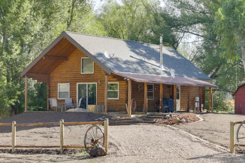 Sheridan Haus | Waterfront Cabin with Bighorn Mountain Views!