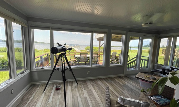 Kent Narrows Eigentumswohnung | Waterfront condo. Completely renovated. Walk to Kent Island's best places