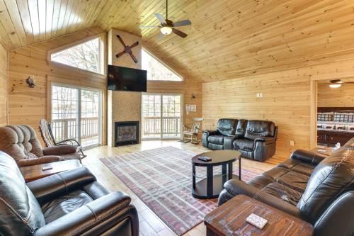 Holden Haus | Waterfront Davis Pond Cabin with Dock and Kayaks!