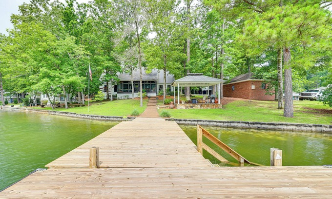 Eclectic Haus | Waterfront Gem on Lake Martin w/Kayaks & Dock!